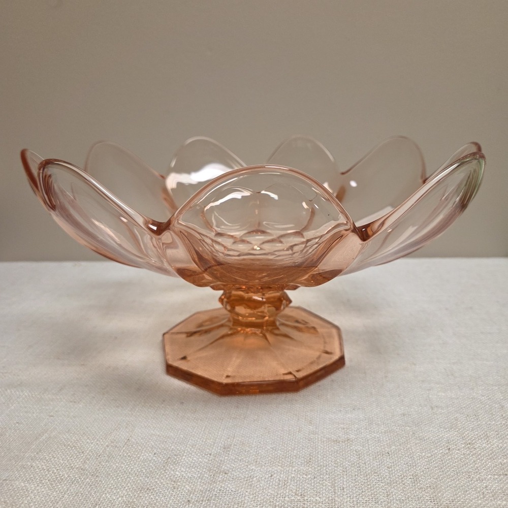 McKee #1776 Lotus Compote Bowl In pink‎